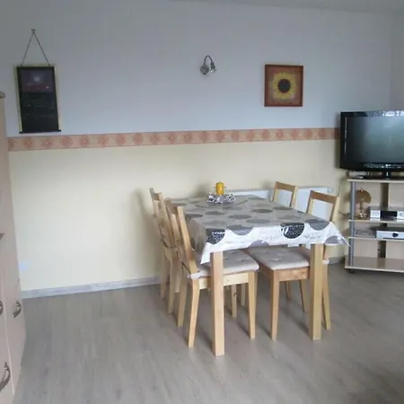 Holiday home To The Big Picture